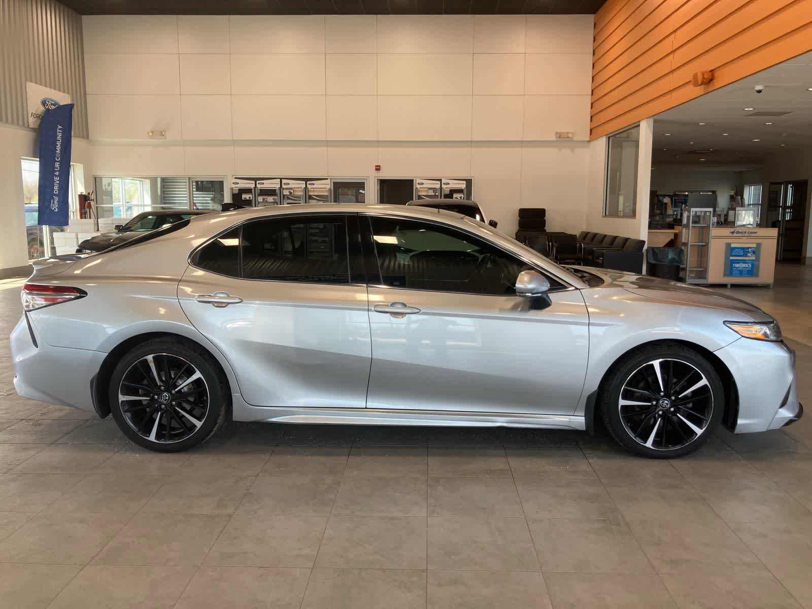 Used 2018 Toyota Camry FWD image 4