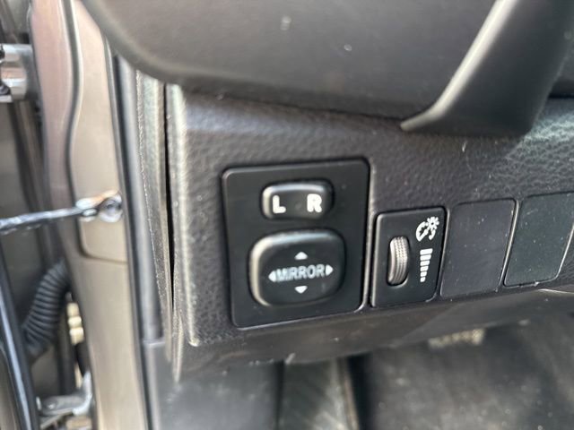 Used 2018 Toyota Corolla LE FWD image 17