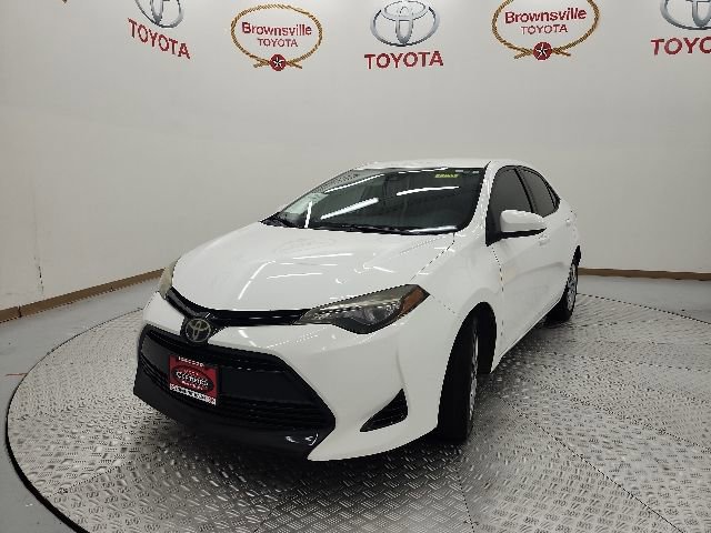Used 2017 Toyota Corolla LE FWD image 2