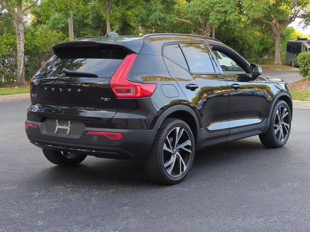 Used 2022 Volvo XC40 T5 R-Design w/ Advanced Package AWD/4WD image 5