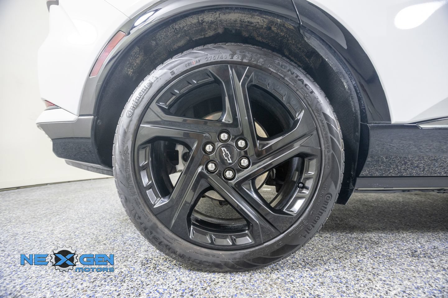Used 2024 Chevrolet Equinox EV RS FWD image 45