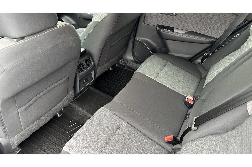 Used 2022 Nissan Rogue SV AWD/4WD image 11