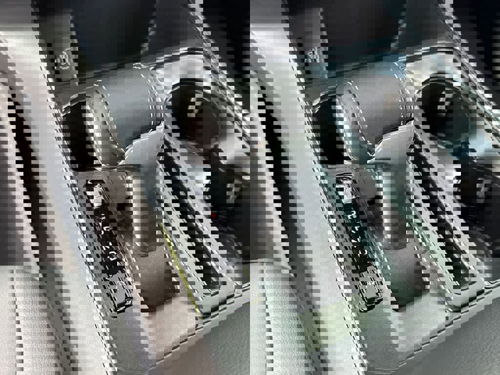 New 2025 Ford F150 Lightning Flash image 31