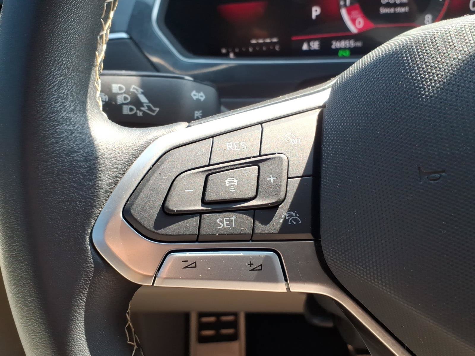 Certified 2023 Volkswagen Tiguan SE R-Line FWD image 19