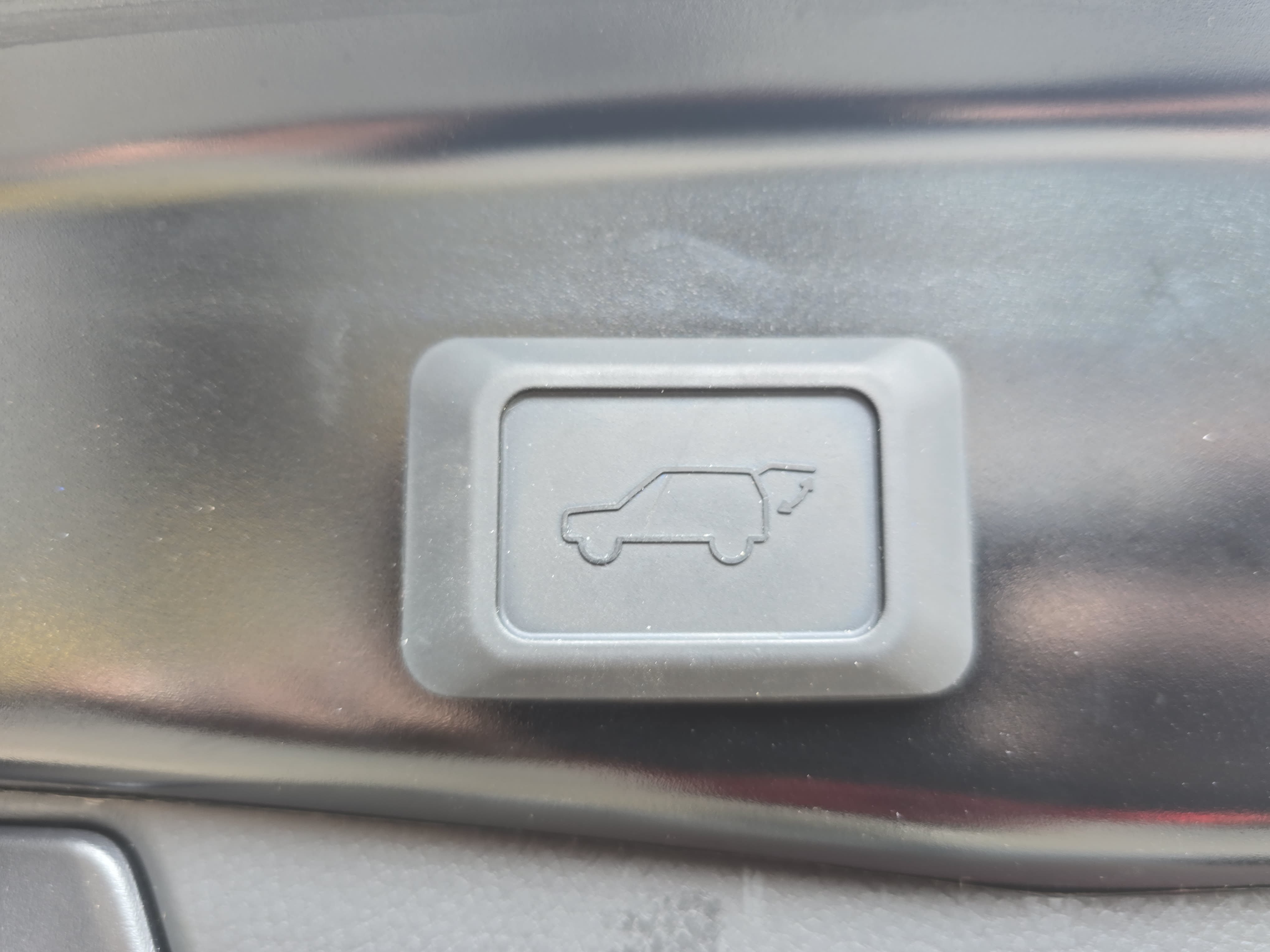 Used 2025 Toyota RAV4 XLE w/ Convenience Package FWD image 13