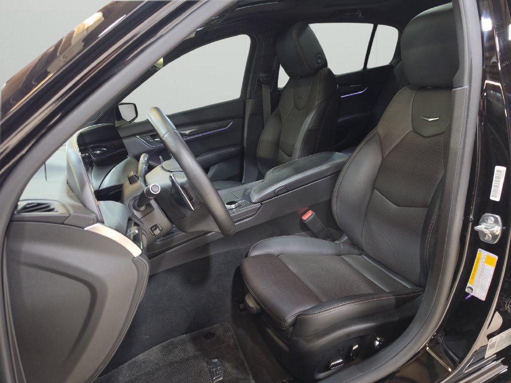 Used 2025 Cadillac CT5 V w/ Technology Package RWD image 12