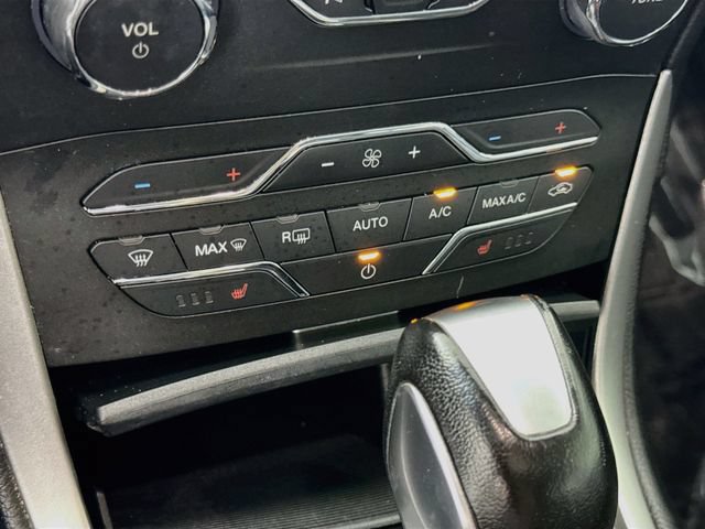 Used 2018 Ford Edge SEL w/ Canadian Touring Package AWD/4WD image 15
