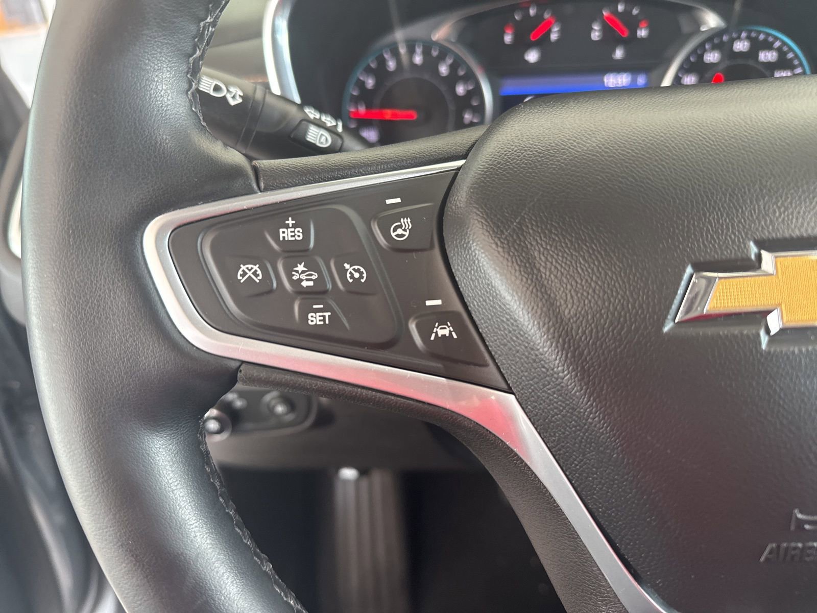 Used 2023 Chevrolet Equinox Premier image 26