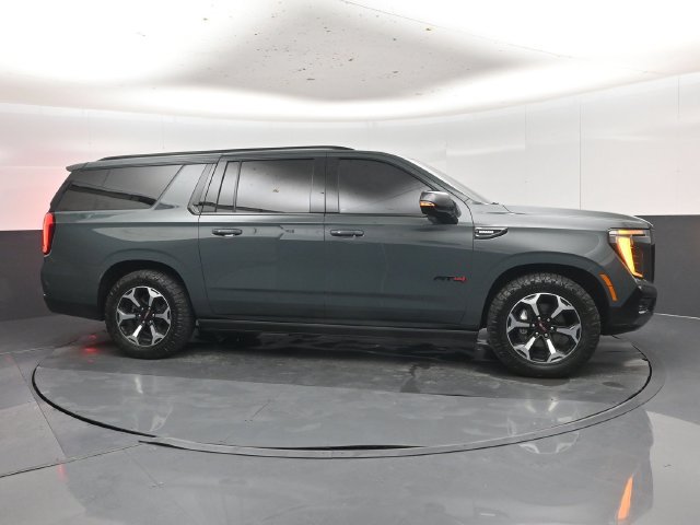 Used 2026 GMC Yukon XL AT4 w/ AT4 Premium Plus Package AWD/4WD image 34