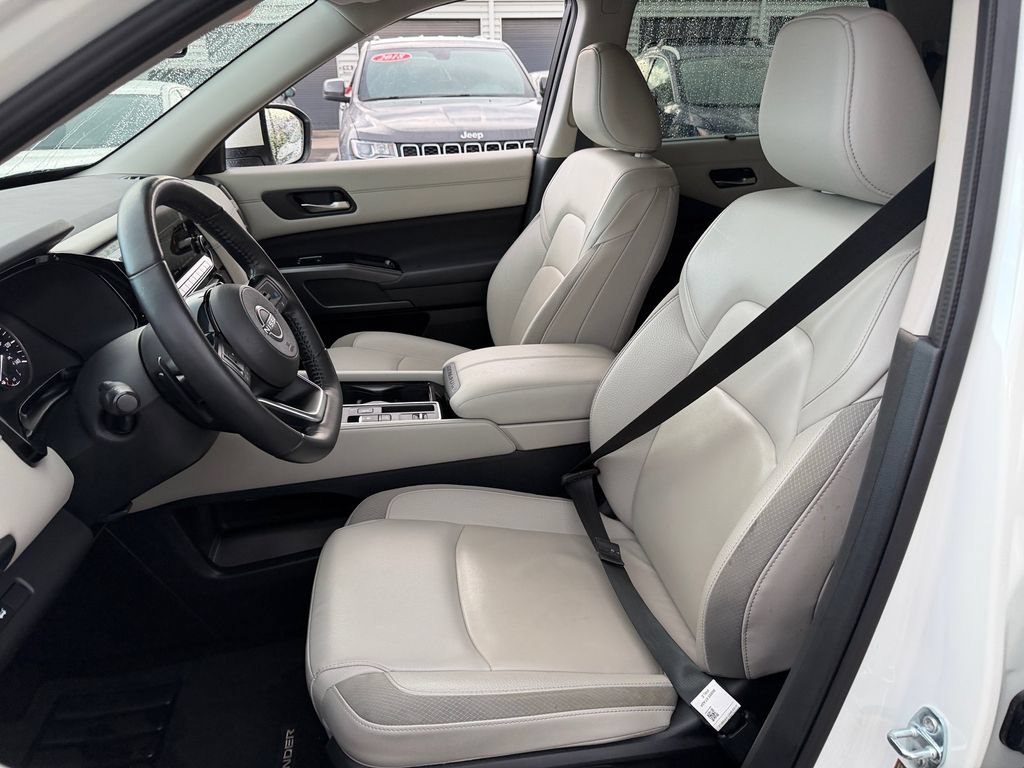 Certified 2024 Nissan Pathfinder SL FWD image 10