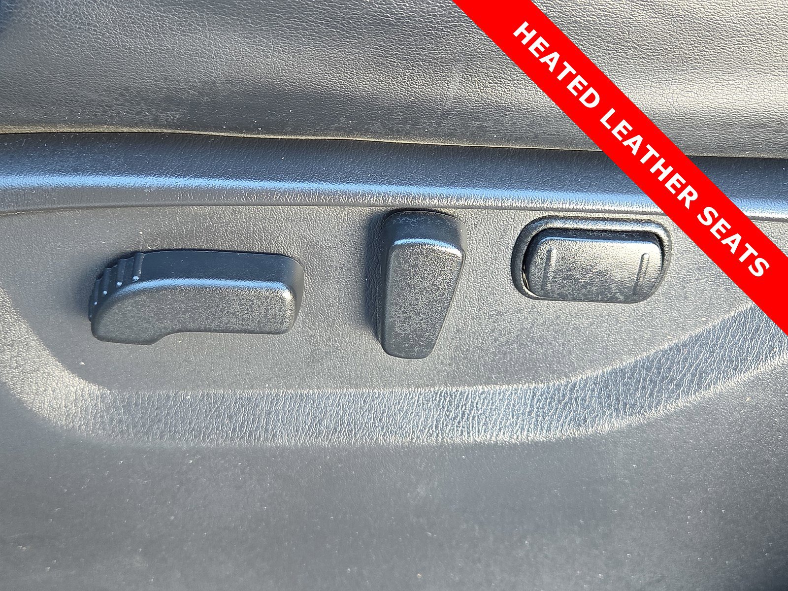 Used 2024 Nissan Armada SV image 16