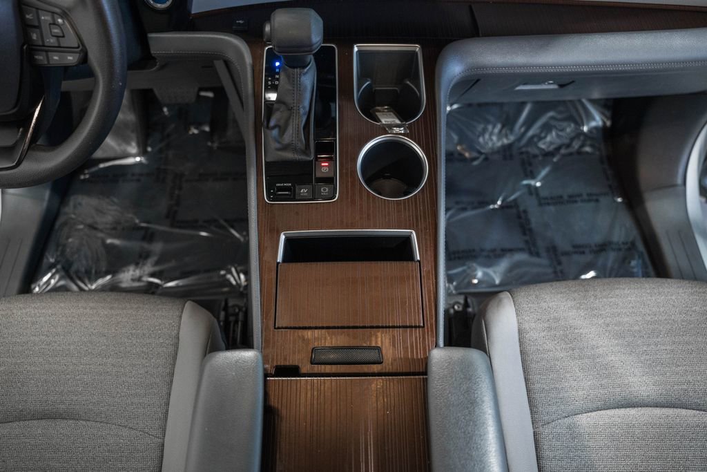 Used 2023 Toyota Sienna LE image 23