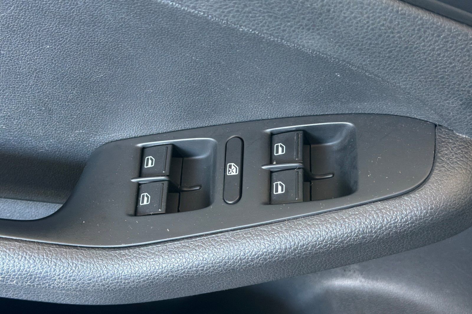 Used 2017 Volkswagen Jetta SE FWD image 11
