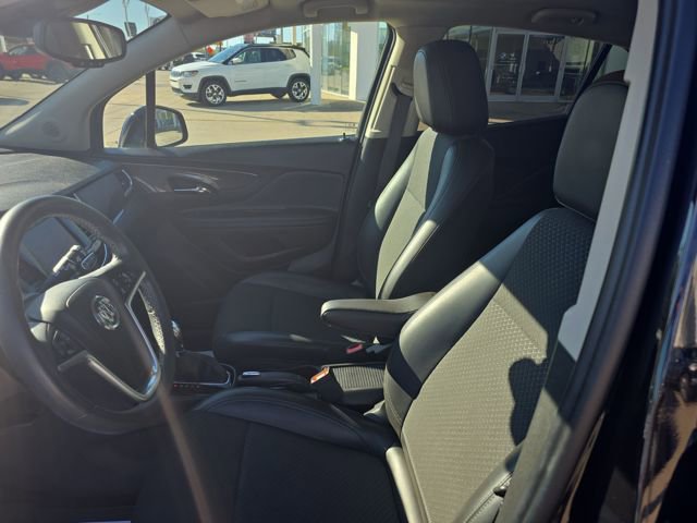 Used 2022 Buick Encore Preferred image 9