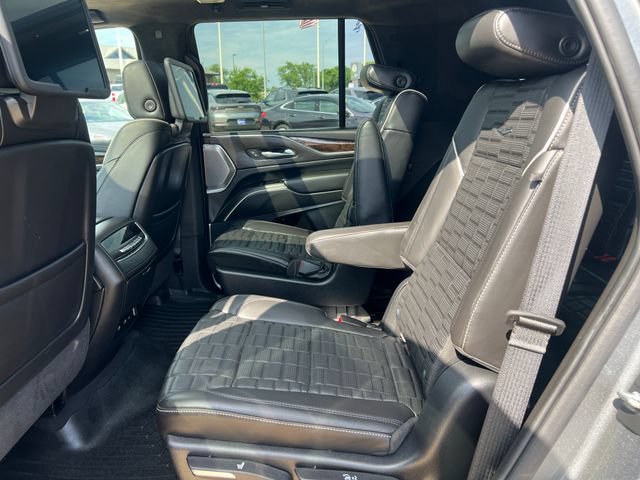 Used 2021 Cadillac Escalade Sport Platinum AWD/4WD image 16