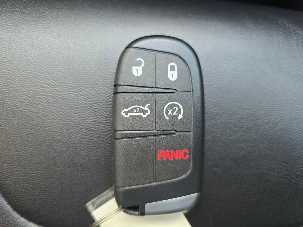 Used 2020 Jeep Cherokee Latitude Plus image 21