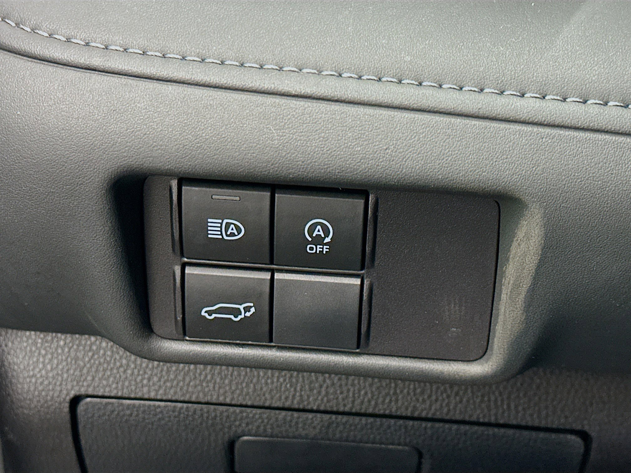 Used 2024 Toyota Highlander LE image 17