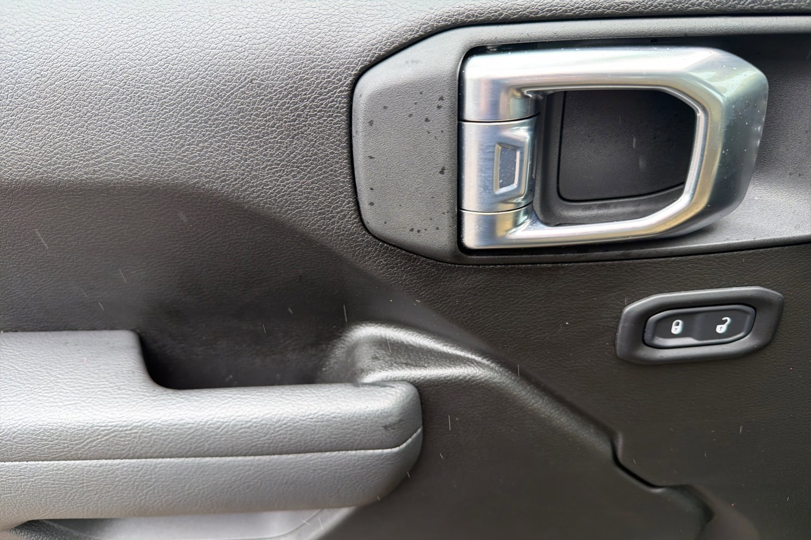 New 2026 Jeep Gladiator Sport image 9