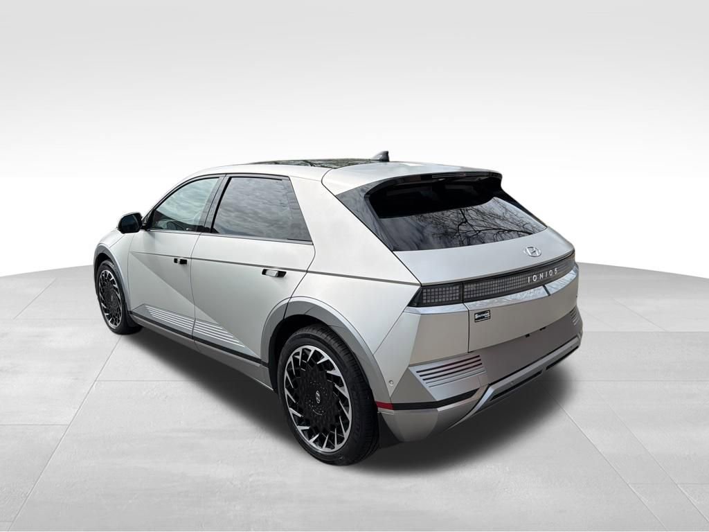Used 2023 Hyundai Ioniq 5 Limited w/ Cargo Package image 3