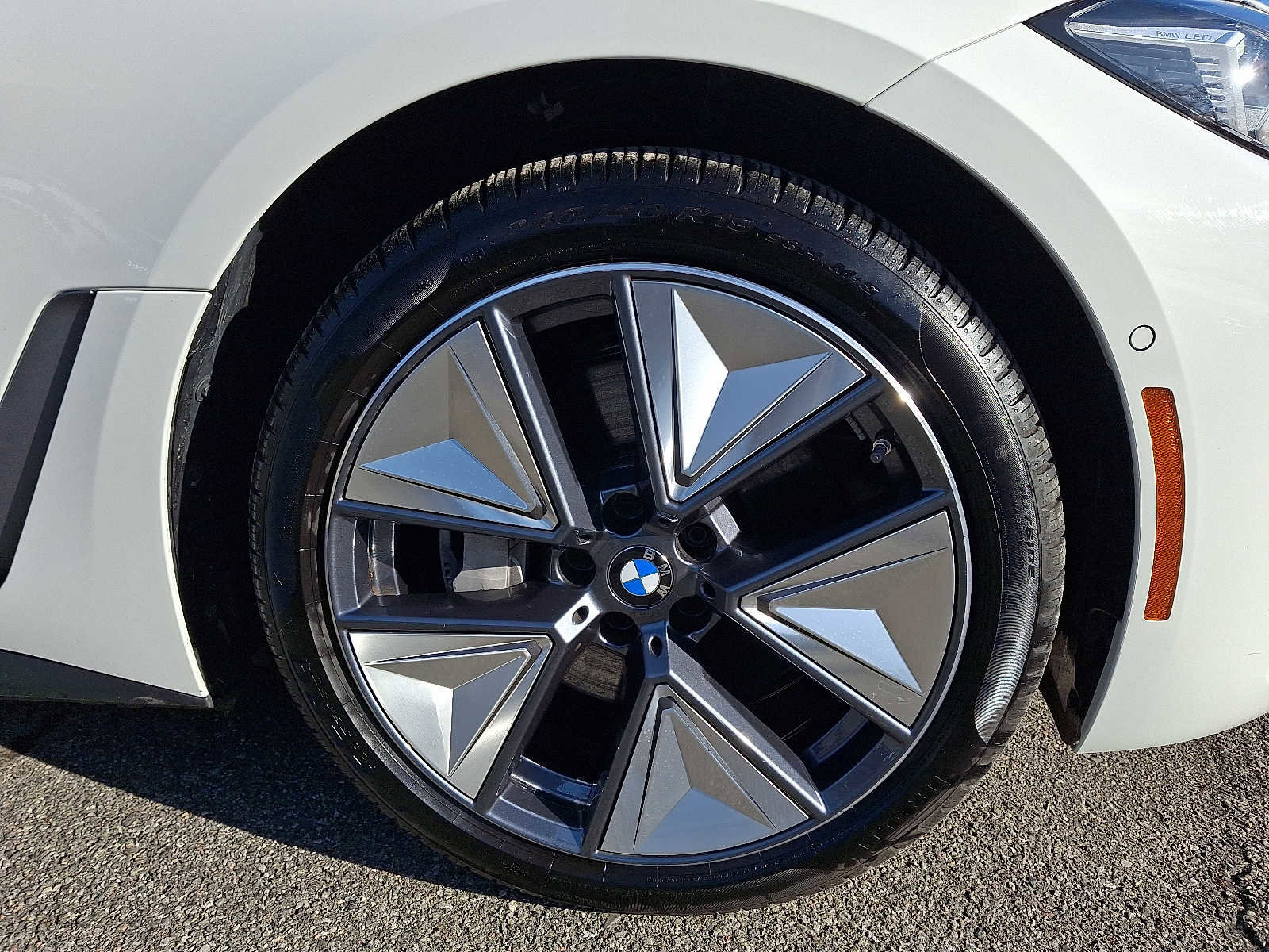 Used 2025 BMW i4 eDrive40 w/ Premium Package image 8