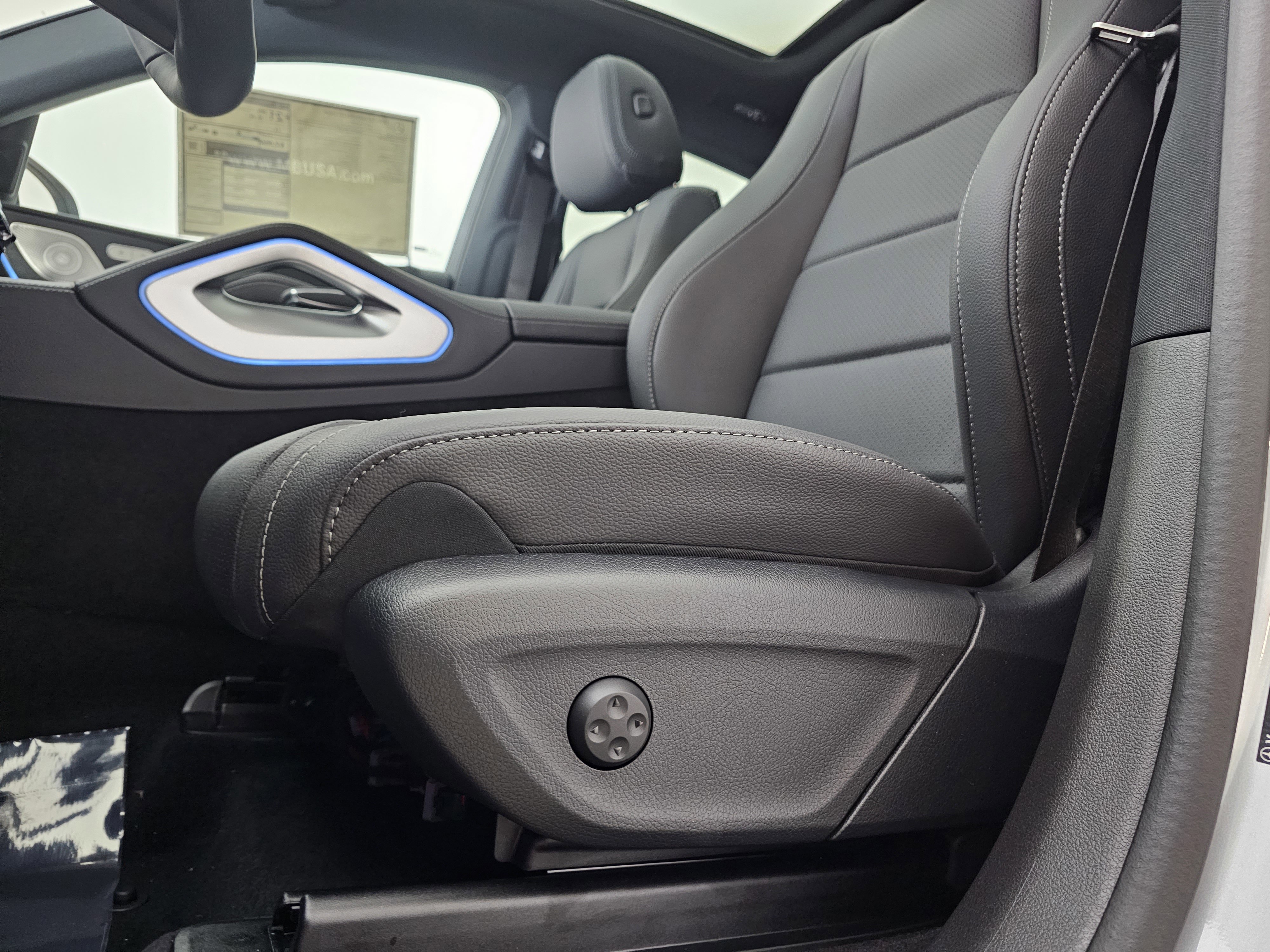 New 2026 Mercedes-Benz GLE 450 4MATIC Coupe image 11