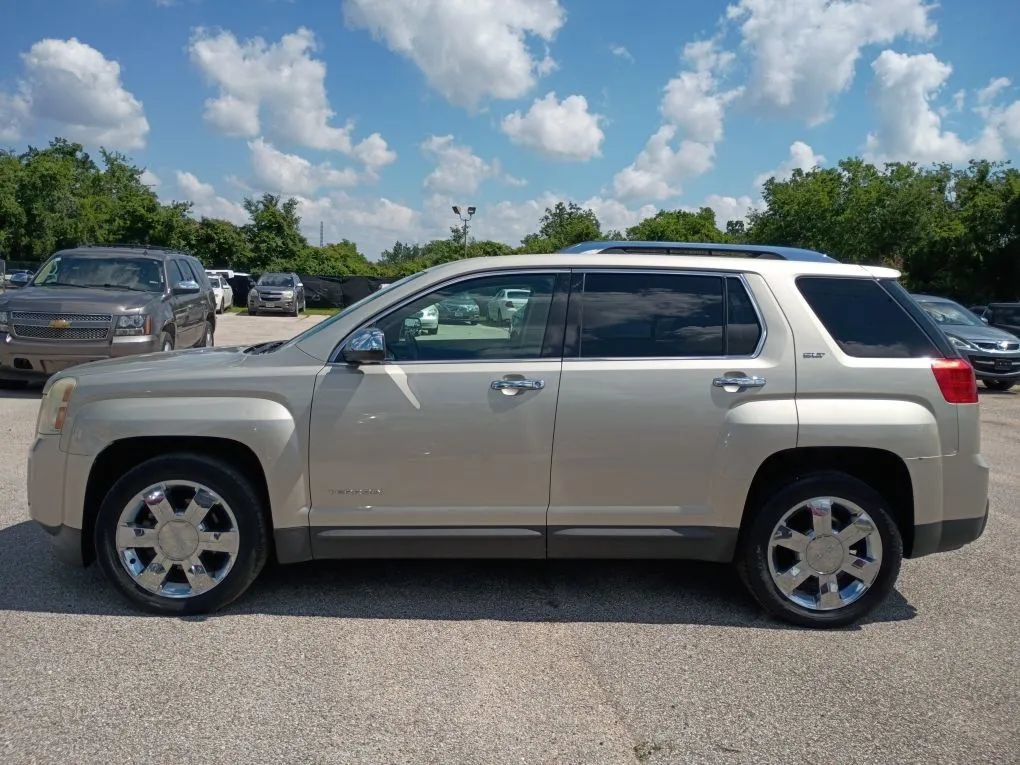 Used 2013 GMC Terrain SLT FWD image 2