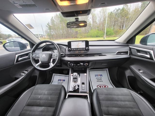 Used 2024 Mitsubishi Outlander SE image 15