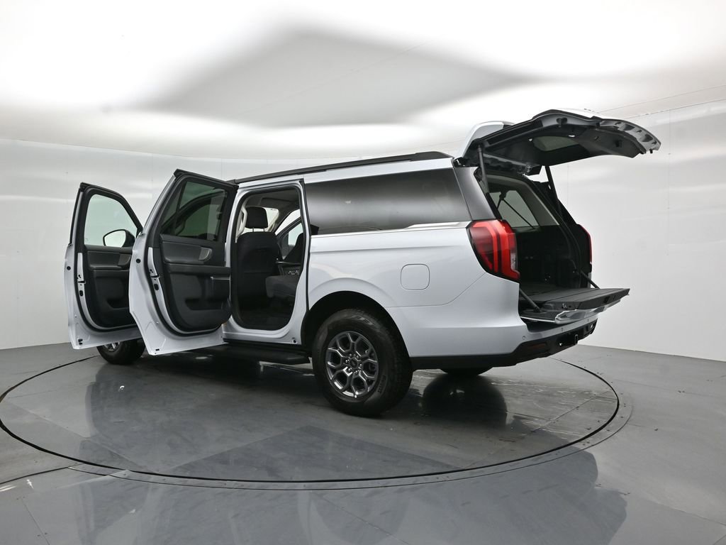 Used 2025 Ford Expedition Max Active RWD image 32