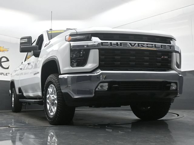 Used 2022 Chevrolet Silverado 2500 LT w/ Convenience Package AWD/4WD image 3