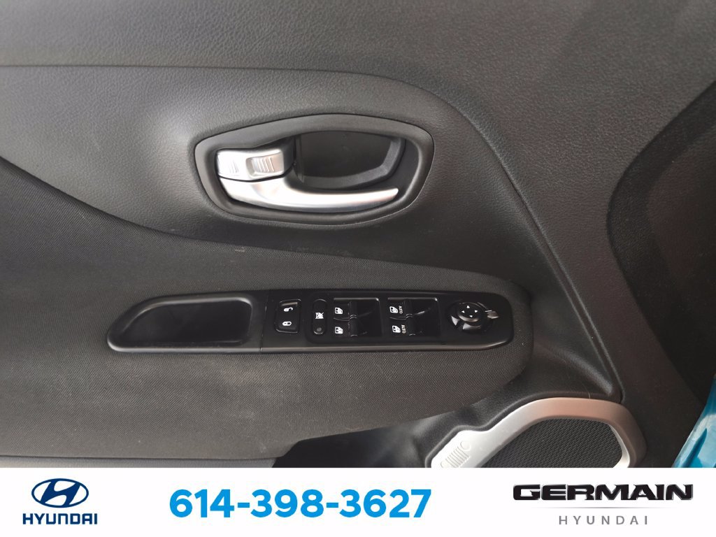Used 2021 Jeep Renegade Latitude AWD/4WD image 26