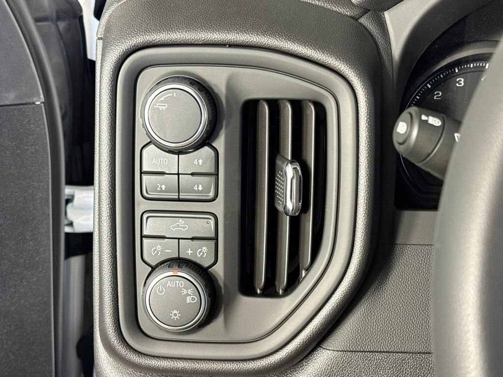 New 2026 Chevrolet Silverado 1500 Custom Trail Boss AWD/4WD image 13