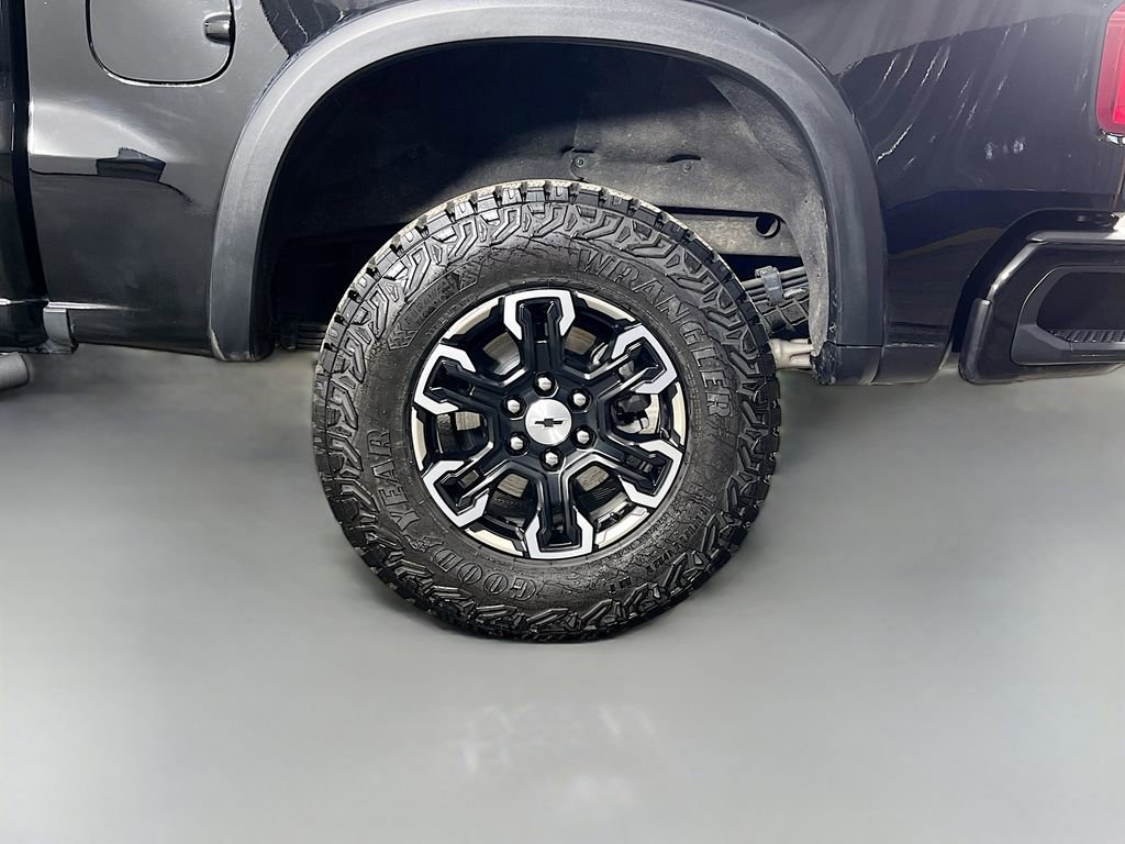 Used 2026 Chevrolet Silverado 1500 ZR2 image 32