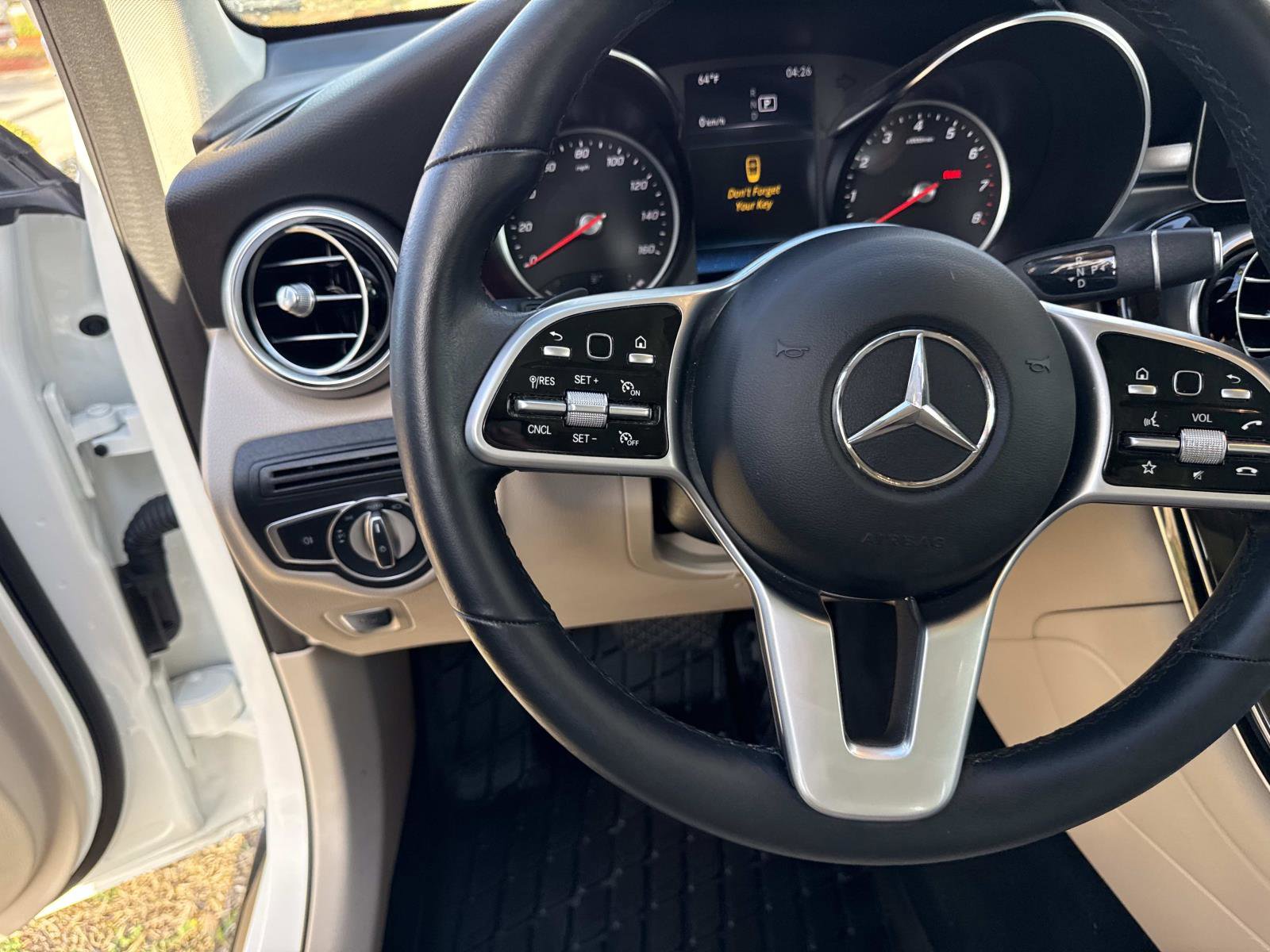 Used 2022 Mercedes-Benz GLC 300 image 27