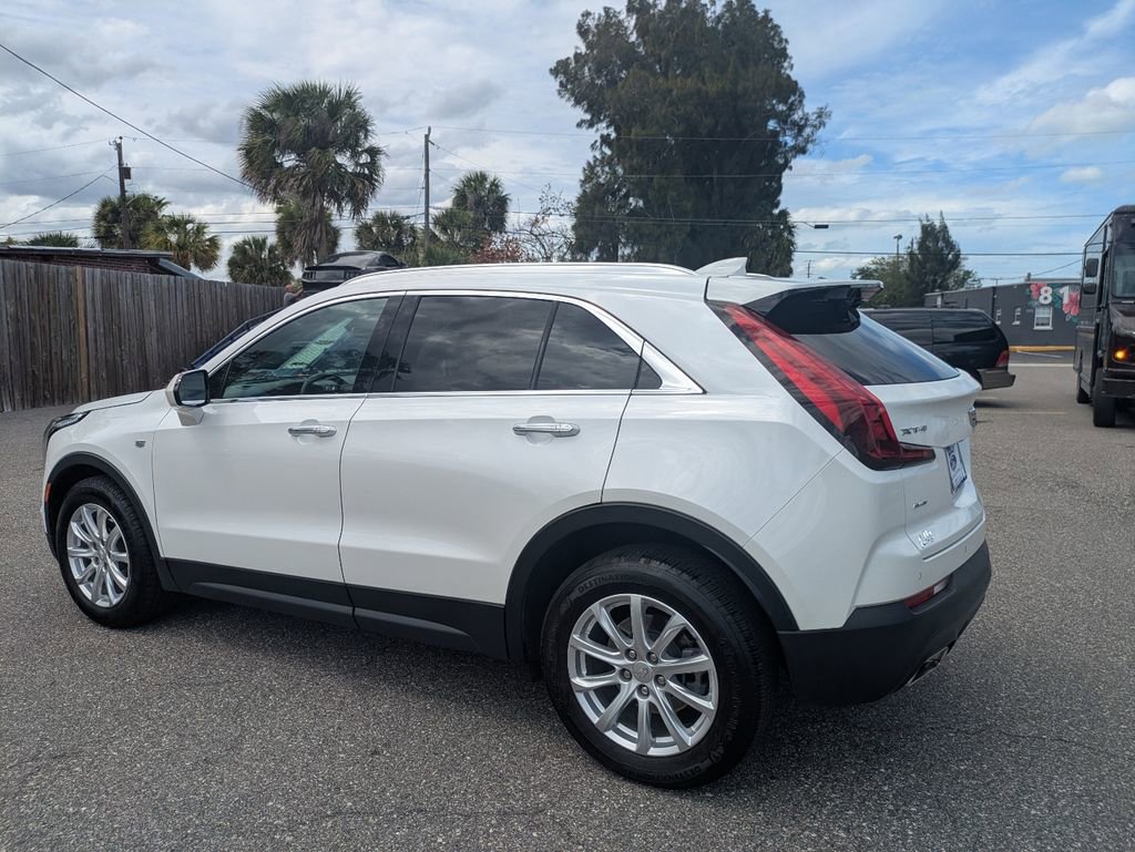 Used 2022 Cadillac XT4 Luxury w/ Cold Weather Package AWD/4WD image 8