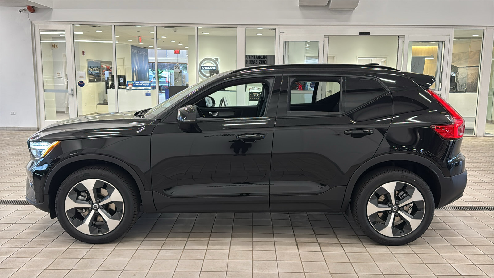 New 2026 Volvo XC40 B5 Plus w/ Climate Package AWD/4WD image 8