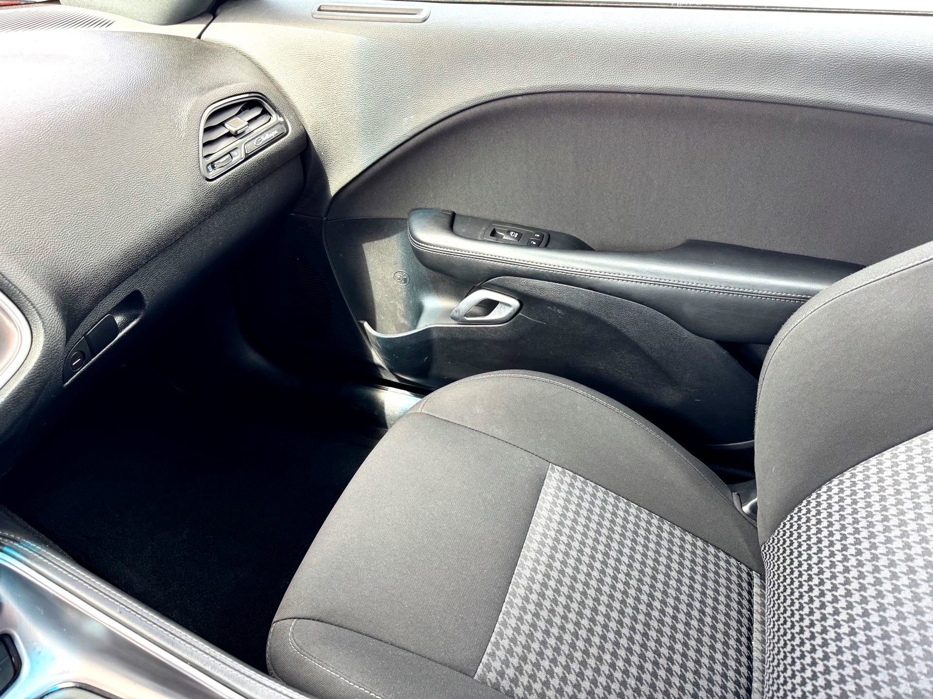 Used 2020 Dodge Challenger R/T w/ Blacktop Package image 29