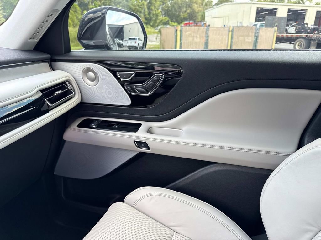 New 2025 Lincoln Aviator Reserve image 22