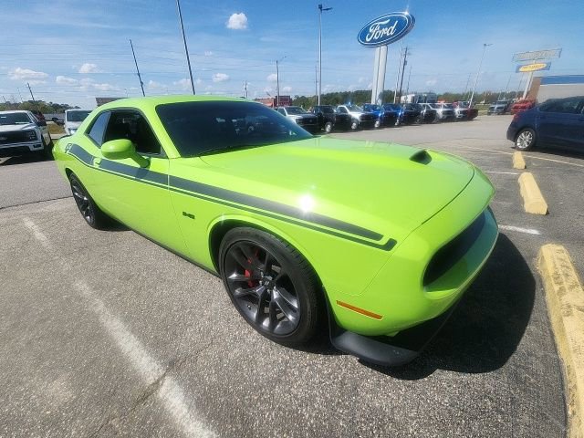 Used 2023 Dodge Challenger R/T w/ Plus Package image 4