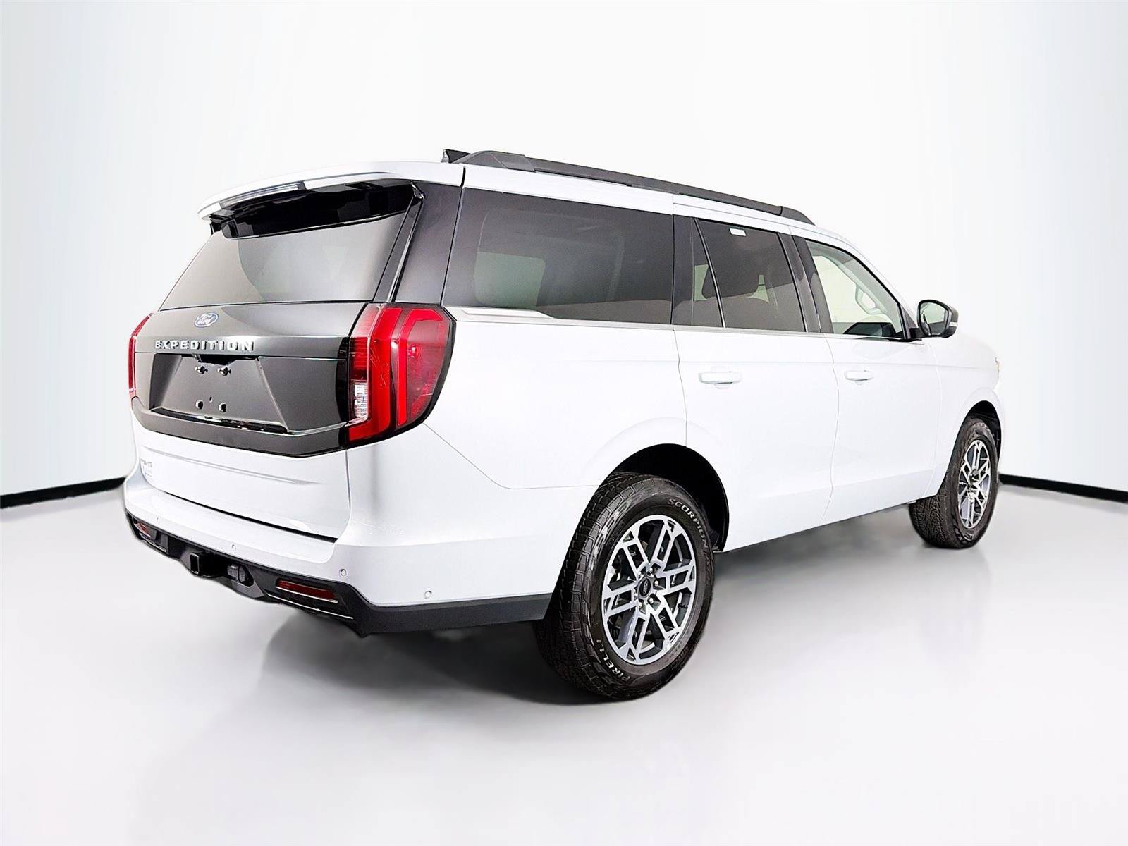Used 2025 Ford Expedition Active AWD/4WD image 11