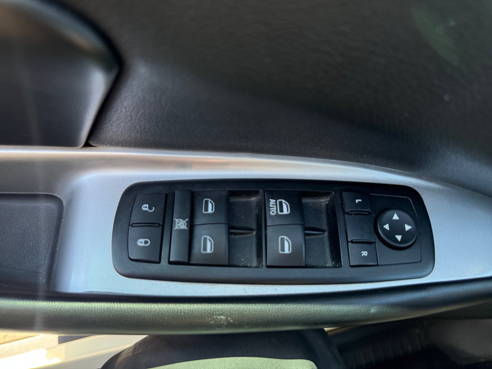 Used 2015 Dodge Journey SXT w/ Flexible Seating Group FWD image 25