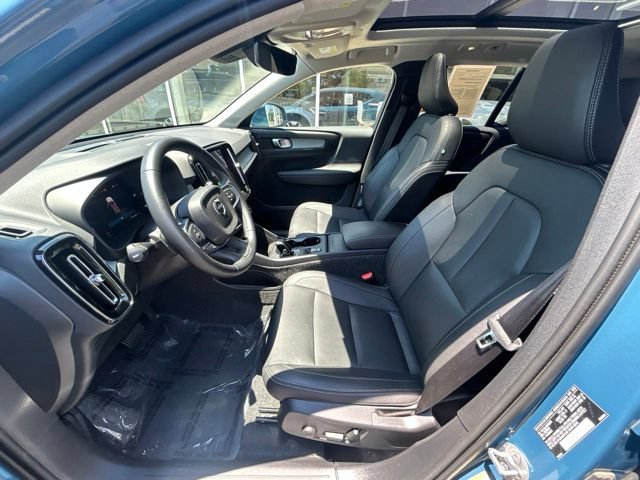 Used 2025 Volvo XC40 B5 Core AWD/4WD image 22
