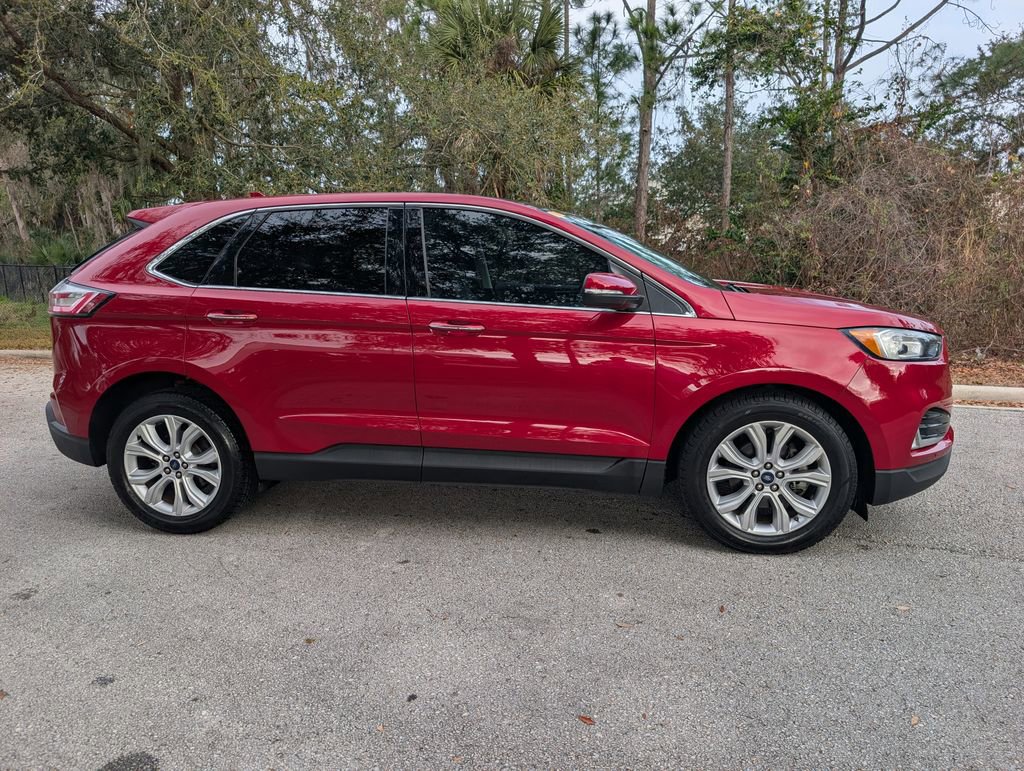 Used 2020 Ford Edge Titanium FWD image 9