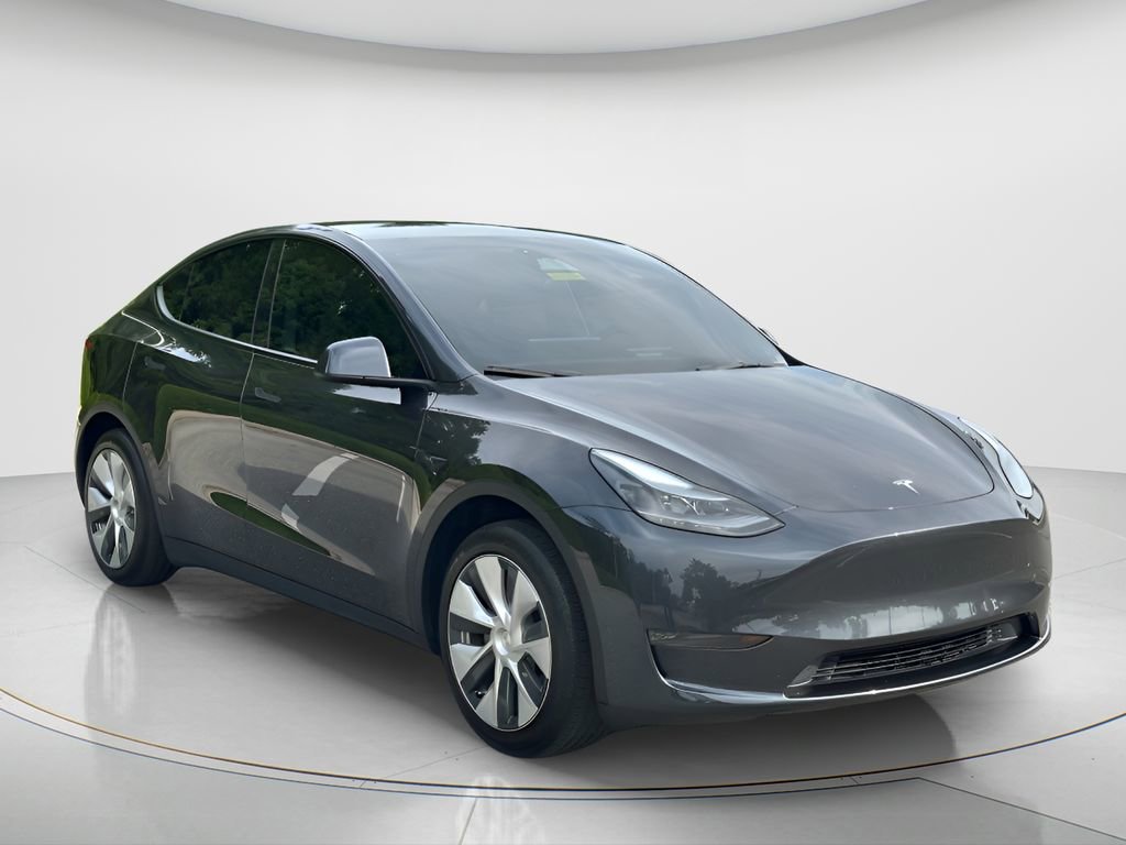 Used 2024 Tesla Model Y Long Range RWD image 3