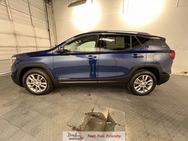 Used 2022 GMC Terrain SLT image 5