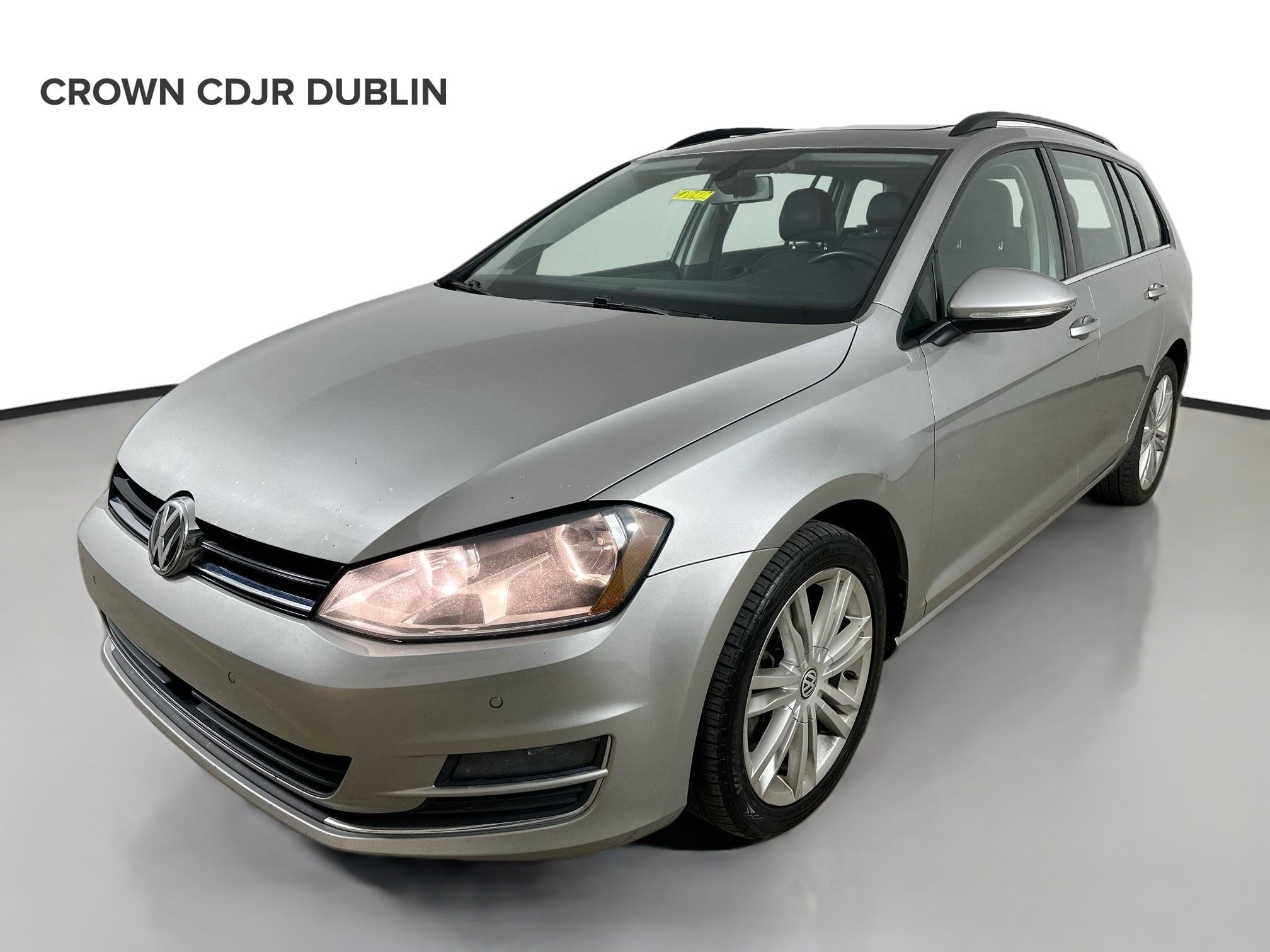 Used 2015 Volkswagen Golf TDI SE FWD image 1