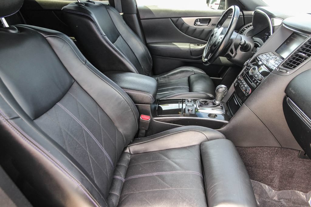 Used 2017 INFINITI QX70 2WD w/ Premium Package image 17