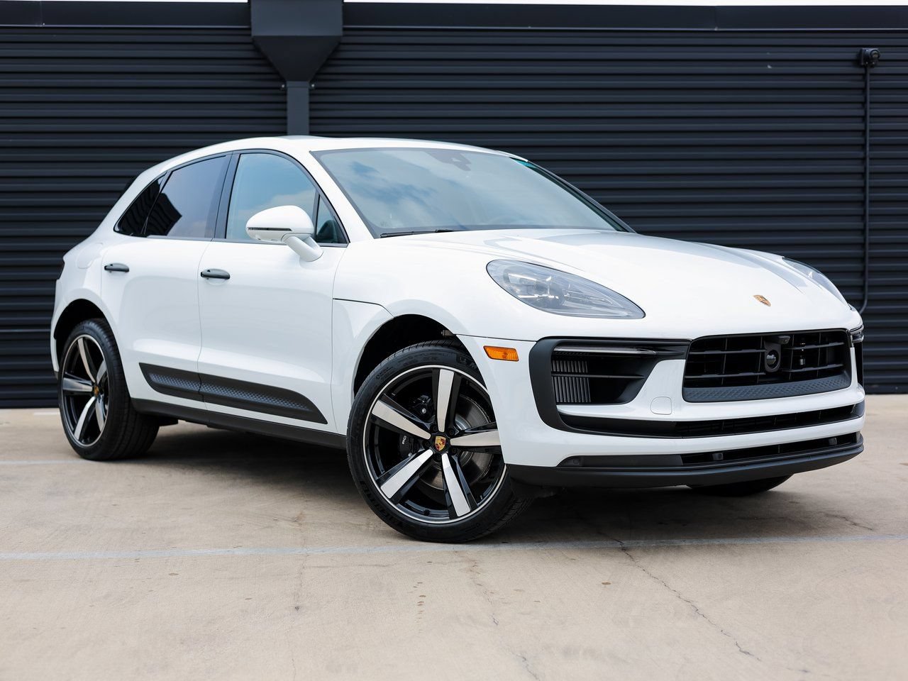 Certified 2026 Porsche Macan S AWD/4WD image 9