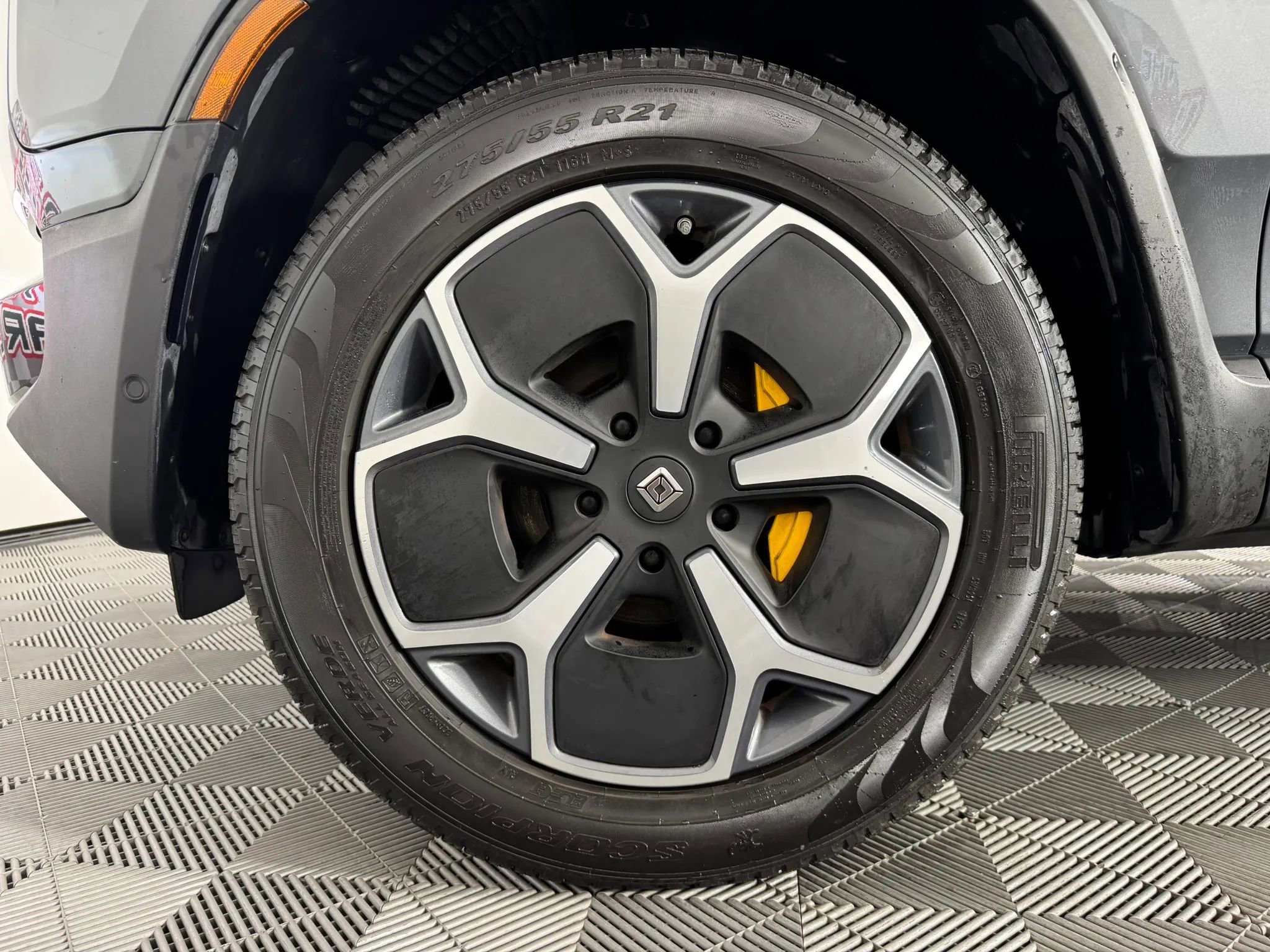 Used 2023 Rivian R1S Adventure image 47