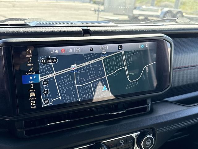 Used 2024 Jeep Wrangler Unlimited Rubicon w/ Technology Group image 13