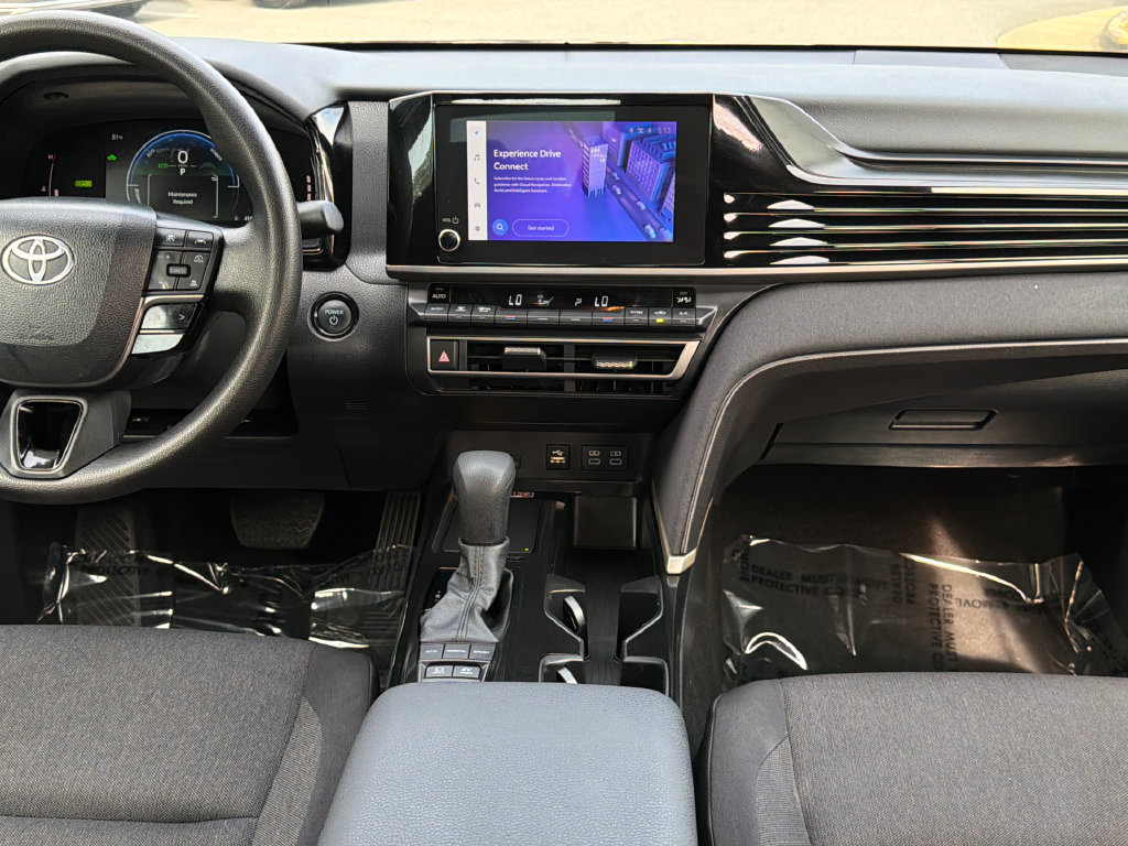 Used 2025 Toyota Camry LE FWD image 13